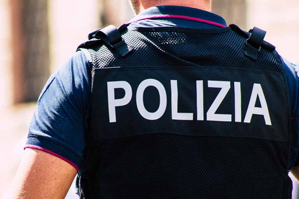 Sorpreso con un’auto provento di furto: la Polizia di Stato arresta 26enne di San Gennaro Vesuviano