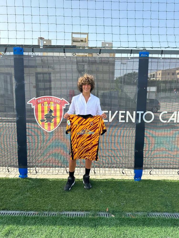 Nappi continua la scalata verso il calcio che conta: arriva il rinnovo con il Benevento