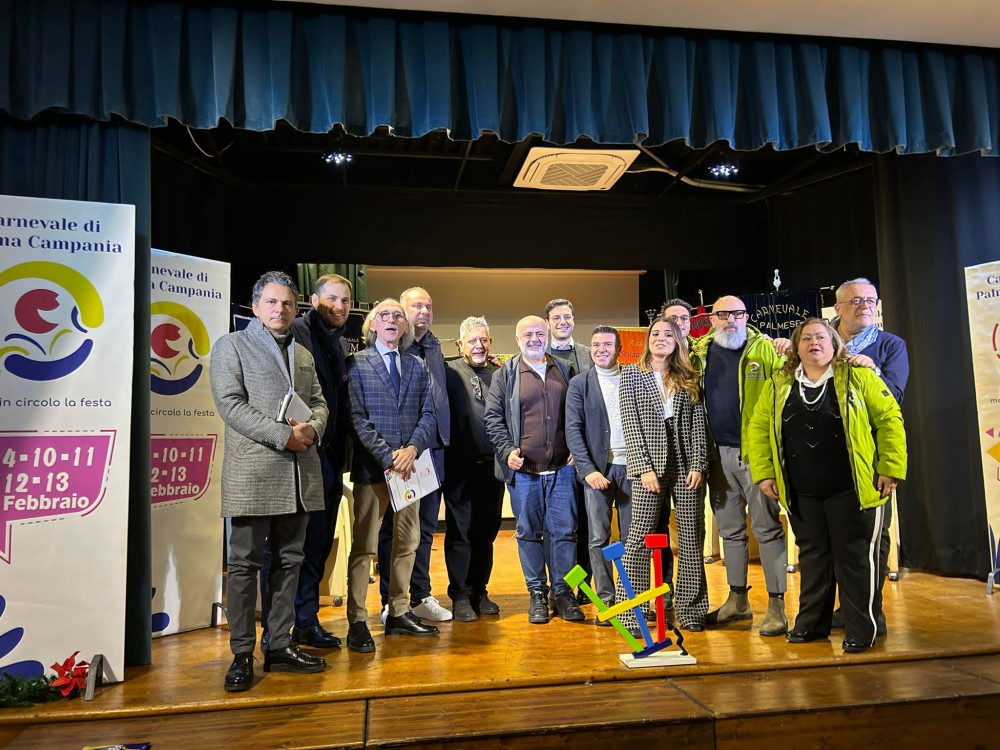 UN CARNEVALE DI PALMA CAMPANIA NEL SEGNO DELLE DONNE, ATTENTO AL SOCIALE E DESIDEROSO DI STUPIRE