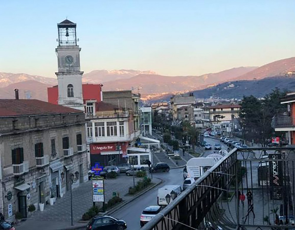 SAN GENNARO VESUVIANO: 26enne violenta per mesi la figlia disabile della compagna. Anche la donna indagata per vessazioni sulla minore