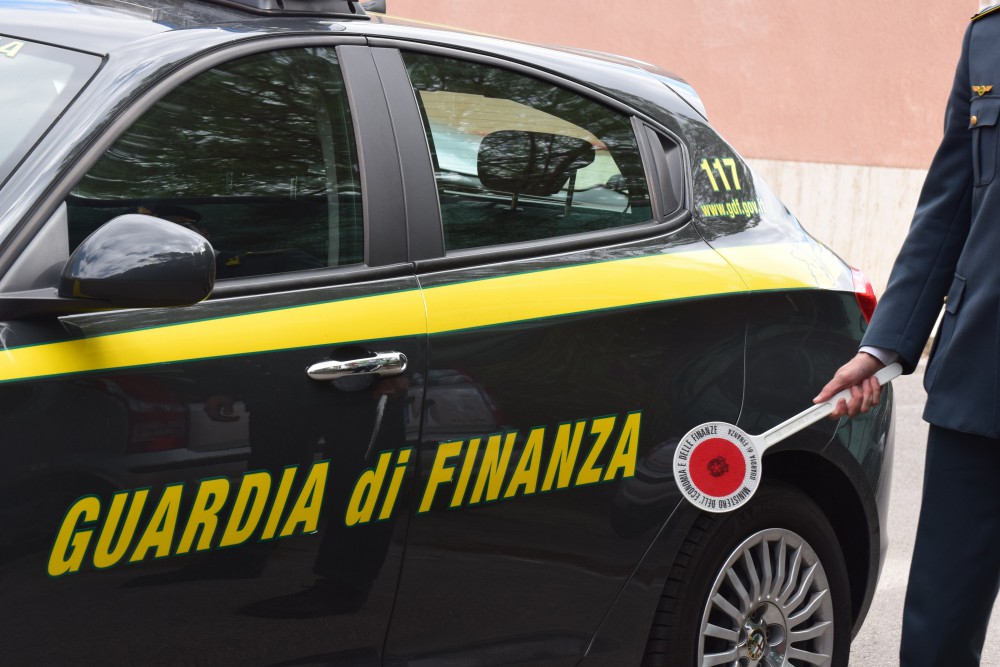 Piazzolla di Nola, maxi sequestro della Guardia di Finanza