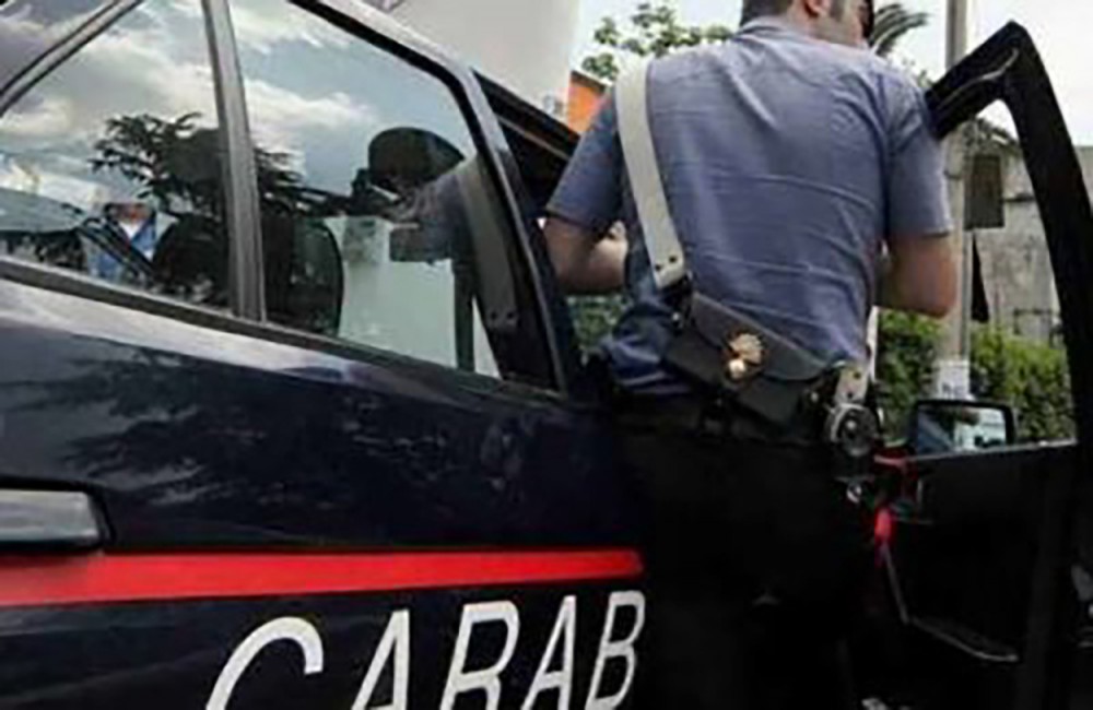 Bimba di 4 anni in crisi respiratoria, il suo cuore si ferma. Carabinieri la salvano