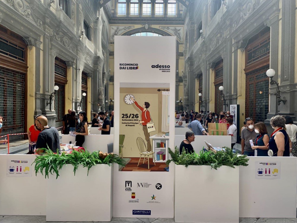 La magia dei libri in Galleria Principe di Napoli