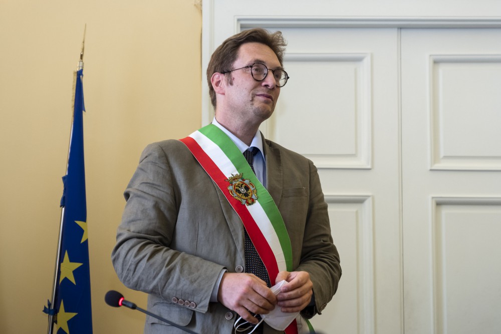 Nola perde la fascia tricolore: si è dimesso il sindaco Carlo Buonauro