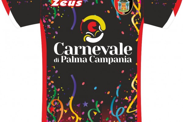 La Palmese come una Quadriglia: sulle magliette il logo e i tratti distintivi del Carnevale di Palma Campania