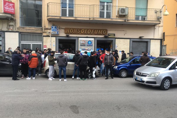 Febbre azzurra a Palma Campania: è corsa sfrenata al biglietto di Napoli-Milan