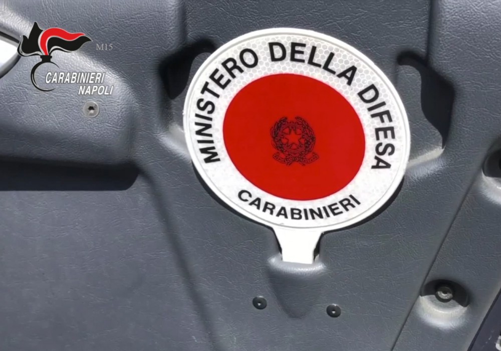 PALMA CAMPANIA: PUSHER TENTA LA FUGA, NON SI FERMA ALL’ALT DEI CARABINIERI