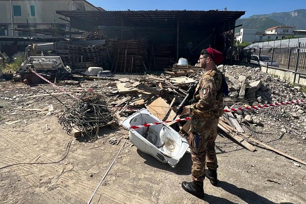 Terra dei Fuochi: blitz a Palma, Carbonara, Liveri e San Paolo Bel Sito