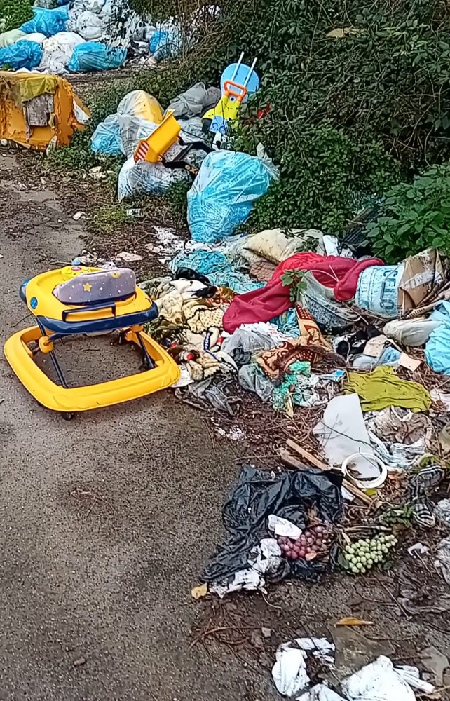 Montagna di San Gennaro devastata dai rifiuti: scatta l'allarme di un ambientalista