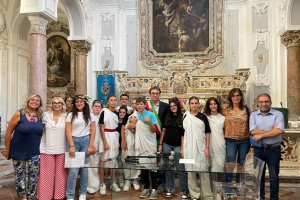 La storia incontra il presente: a Nola i ragazzi celebrano Ottaviano Augusto