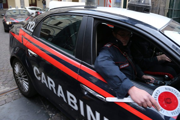 In casa 12mila euro in contanti, in macchina 400 dosi di hashish e ogni mese i soldi del reddito di cittadinanza. Pusher 39enne arrestato dai Carabinieri