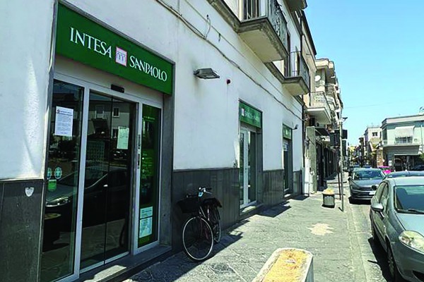 Incendio doloso al Bancomat di Palma Campania: individuato il responsabile