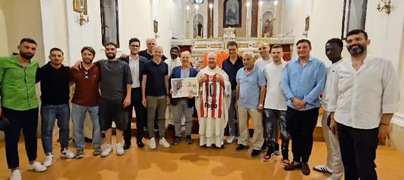 La comunità parrocchiale festeggia i Campioni della Sangennarese