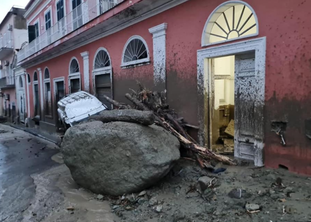 Maltempo ad Ischia: continuano le attività di soccorso