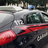 Furto in farmacia e fuga per 10 chilometri: due persone arrestate dai Carabinieri