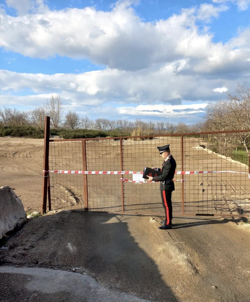 PALMA CAMPANIA: discarica abusiva in un terreno della regione e della città metropolitana. Carabinieri denunciano 2 persone