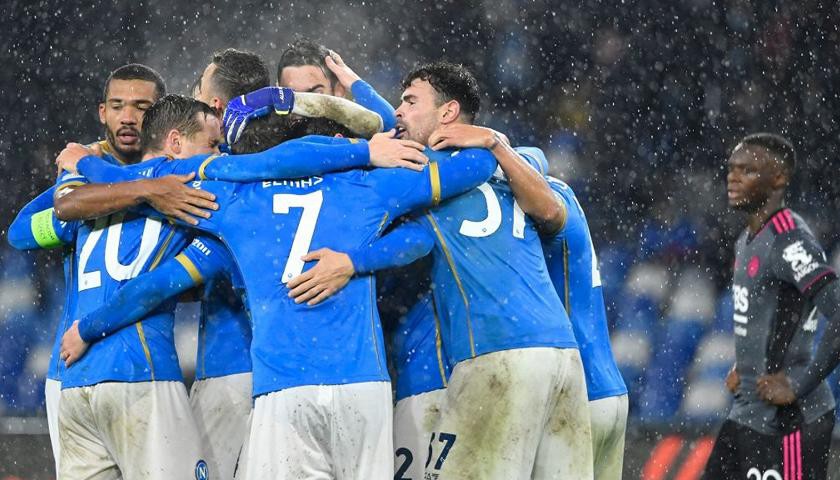 Il Napoli dà garanzie in Europa, riparte la caccia al primato in campionato