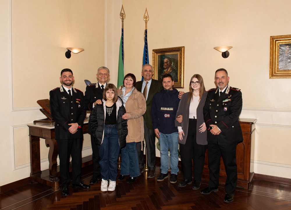 Carabinieri e Cassa Edile della Provincia di Napoli celebrano il gesto eroico di Anatolij Korol, insignito della medaglia d'oro al valore civile