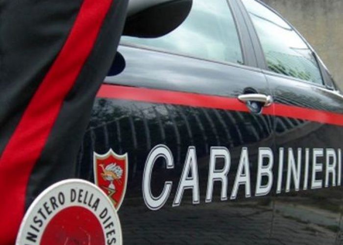 San Gennaro Vesuviano: picchia 71enne e prende la sua auto. Durante la fuga investe un ciclista. Carabinieri fermano il responsabile