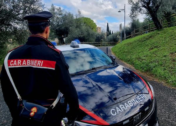 Tenta la truffa ad un 73enne ma il suo vicino di casa è un carabiniere: in manette un 24enne