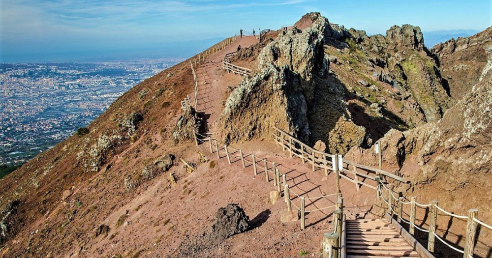 Parco Nazionale del Vesuvio, turisti chiamano il 112: “Aiuto, ci siamo persi”