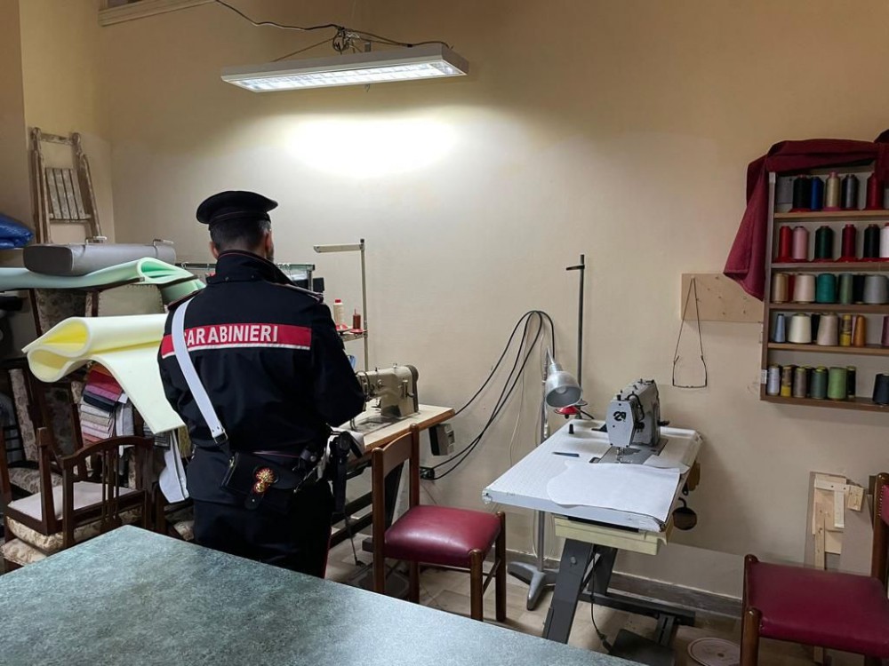 Controlli ambientali dei Carabinieri: fabbrica abusiva sequestrata