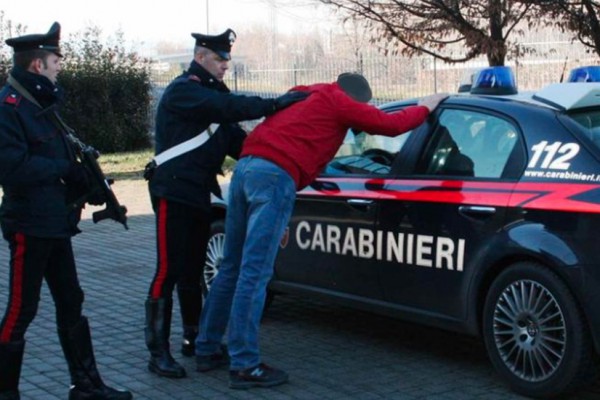 Carabinieri arrestano pusher provenienti da Napoli