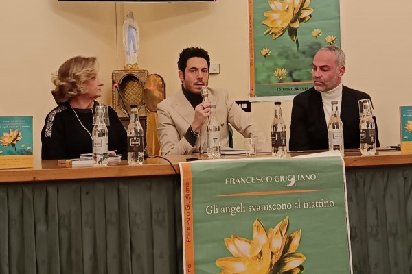 San Giuseppe Vesuviano, grande successo per la presentazione del romanzo di Francesco Giugliano "Gli Angeli svaniscono al mattino" organizzata dalla PRO LOCO