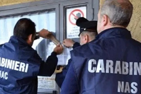 Controlli a tappeto dei Carabinieri del NAS. Oltre 800 chili di alimenti sequestrati