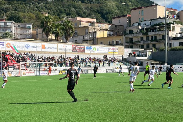 Palmese con le polveri bagnate: al "Comunale" un pari giusto contro l'Aprilia